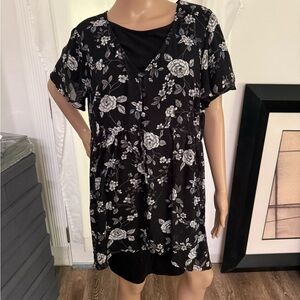 Torrid Black and White Cuffed Sleeve Tunic